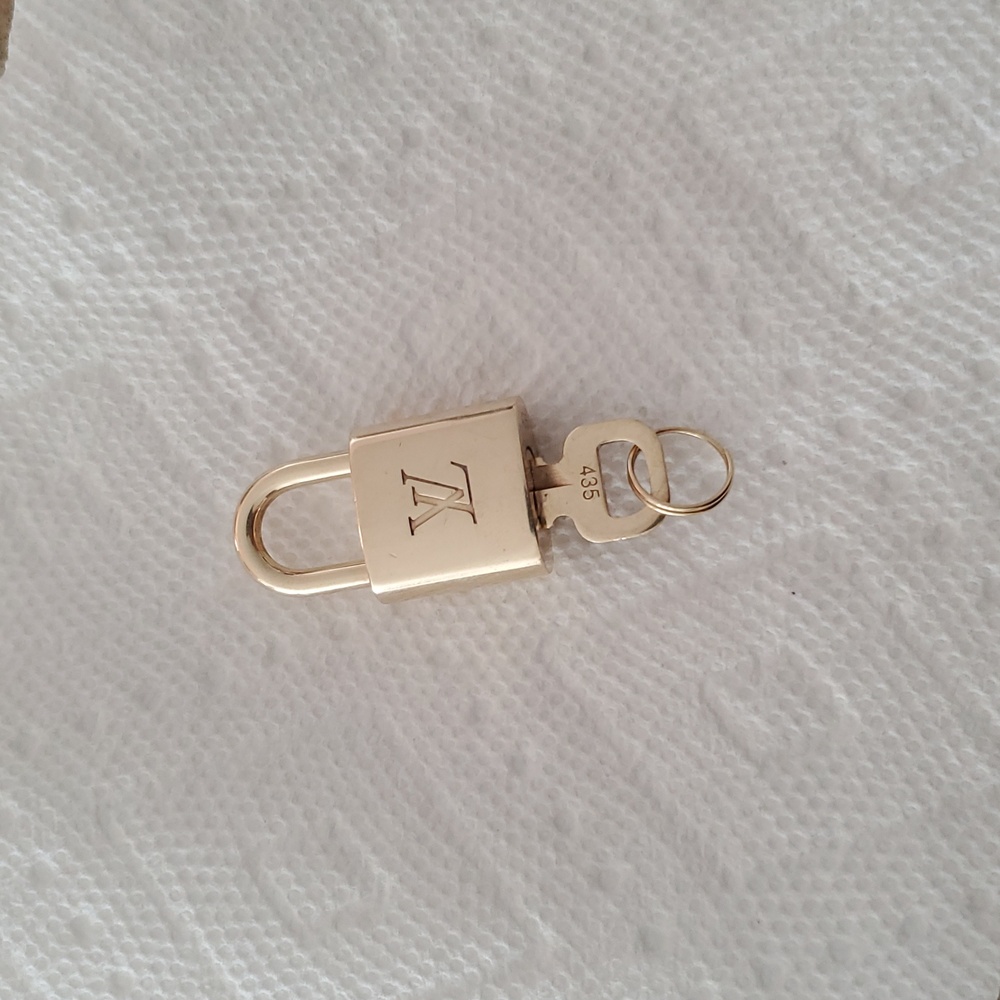 Louis Vuitton Lock and 1 Key #435 435